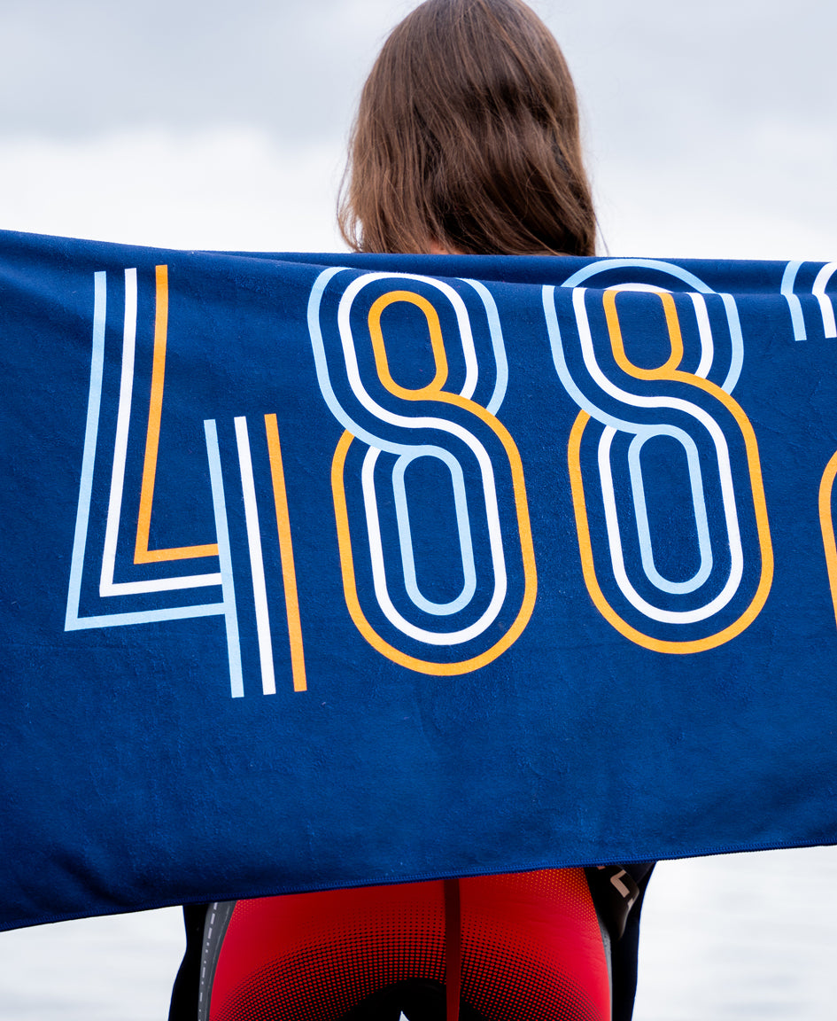 HUUB 4882 Towel – large microfibre, quick-dry, soft-touch for triathlon or pool, size 140x70cm